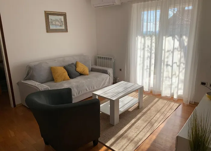 Deluxe Dora With A Private Parking, Terrace And View Rijeka