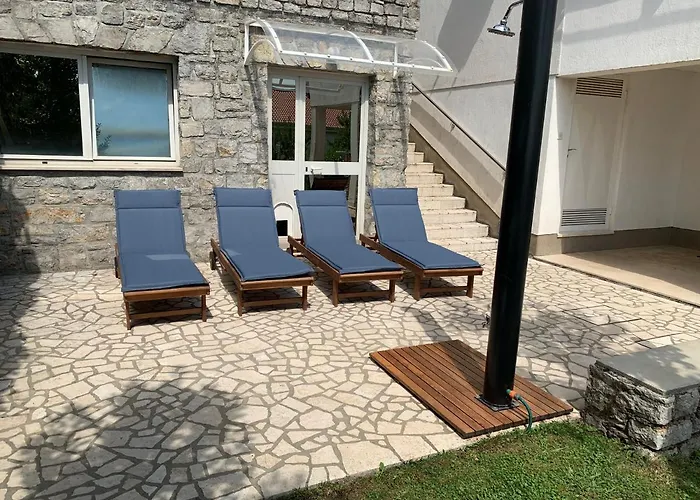 Deluxe Dora With A Private Parking, Terrace And View Apartament