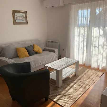 Deluxe Dora With A Private Parking, Terrace And View Rijeka