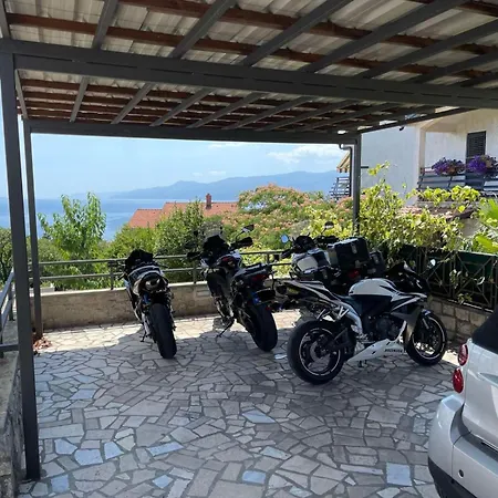 Deluxe Dora With A Private Parking, Terrace And View * Риека