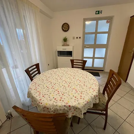 Deluxe Dora With A Private Parking, Terrace And View Fiume
