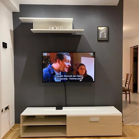 Deluxe Dora With A Private Parking, Terrace And View *