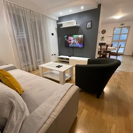 Deluxe Dora With A Private Parking, Terrace And View * Rijeka
