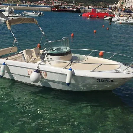 Deluxe Dora With A Private Parking, Terrace And View Апартаменты *