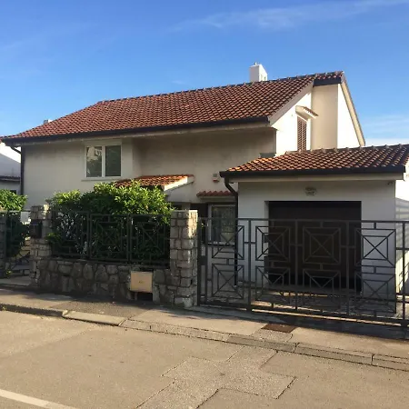 Deluxe Dora With A Private Parking, Terrace And View