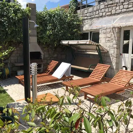Deluxe Dora With A Private Parking, Terrace And View Appartamento