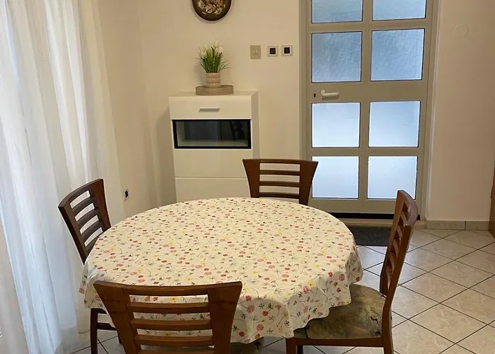 Apartman Deluxe Dora With A Private Parking, Terrace And View *